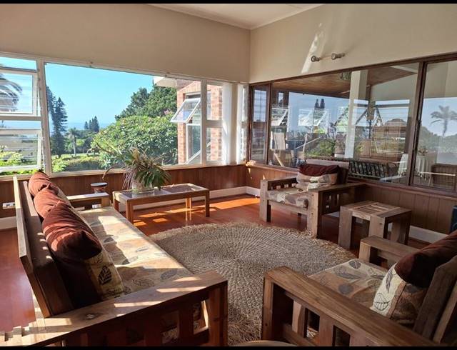 6 BEDROOM HOUSE FOR SALE IN UMKOMAAS